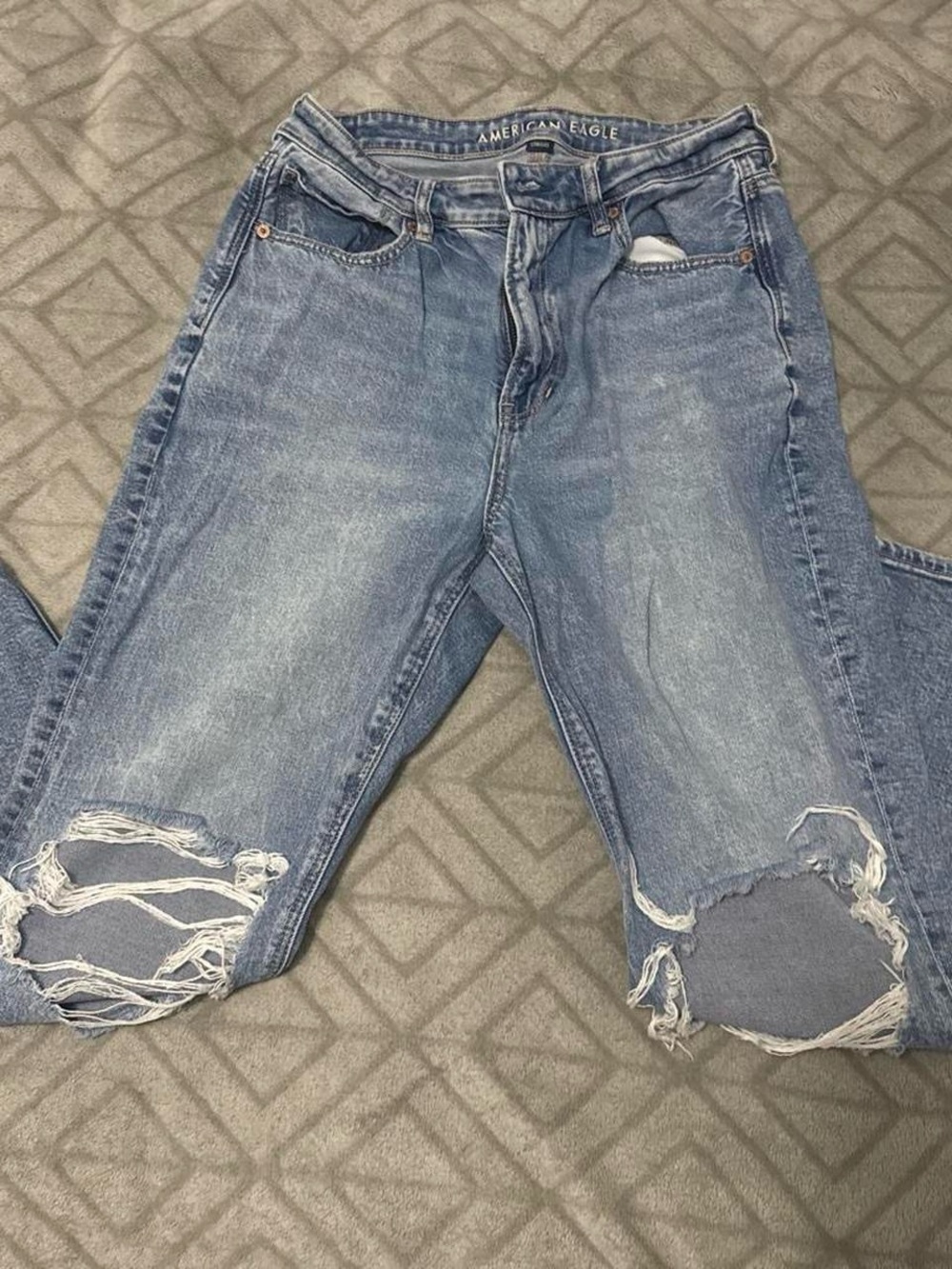 American Eagle Outfitters Women's Light Blue Distressed Boyfriend Jeans